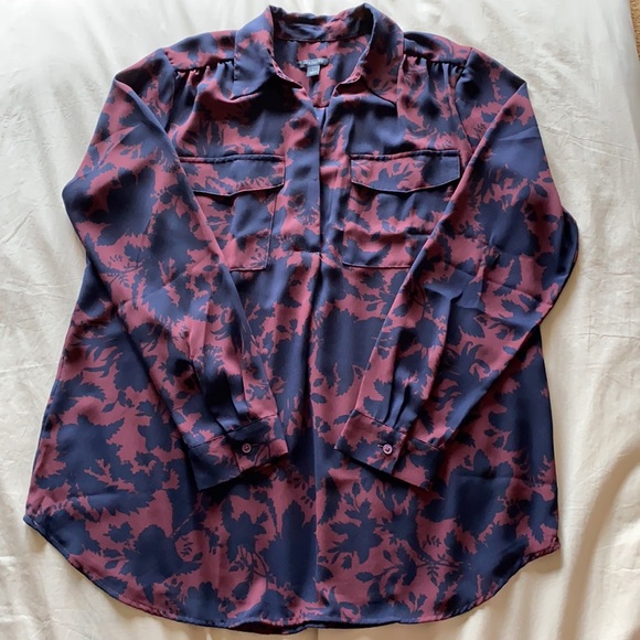 Ann Taylor blouse. - Picture 7 of 7